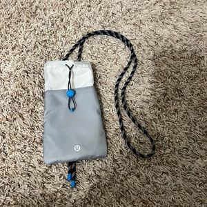 Lululemon pouch